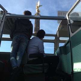 Berlino: Tour panoramico privato a bordo di un iconico autobus VW d'epoca