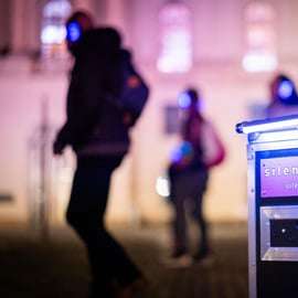 Tour a piedi in silent disco a Berlino lungo la Sprea