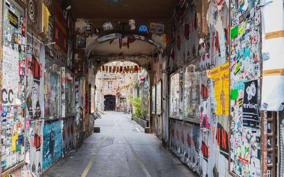 Tour dei cortili nascosti di Berlino con guida a piedi