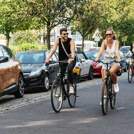 Berlino: Tour guidato in bicicletta dell'epoca della Guerra Fredda