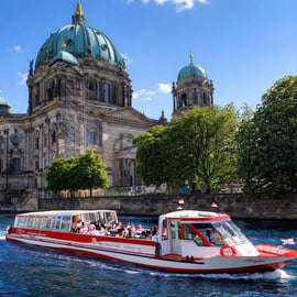 Berlino: Tour panoramico in barca attraverso la vecchia e la nuova Berlino