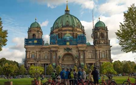 Tour della città di Berlino in bicicletta con sosta nel giardino della birra