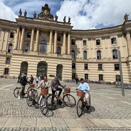 Tour in bicicletta di Berlino: Checkpoint Charlie e Reichstag