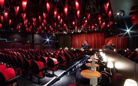 Berlin Stachelschweine Kabarett Theater - Gli ultimi giorni della Germania
