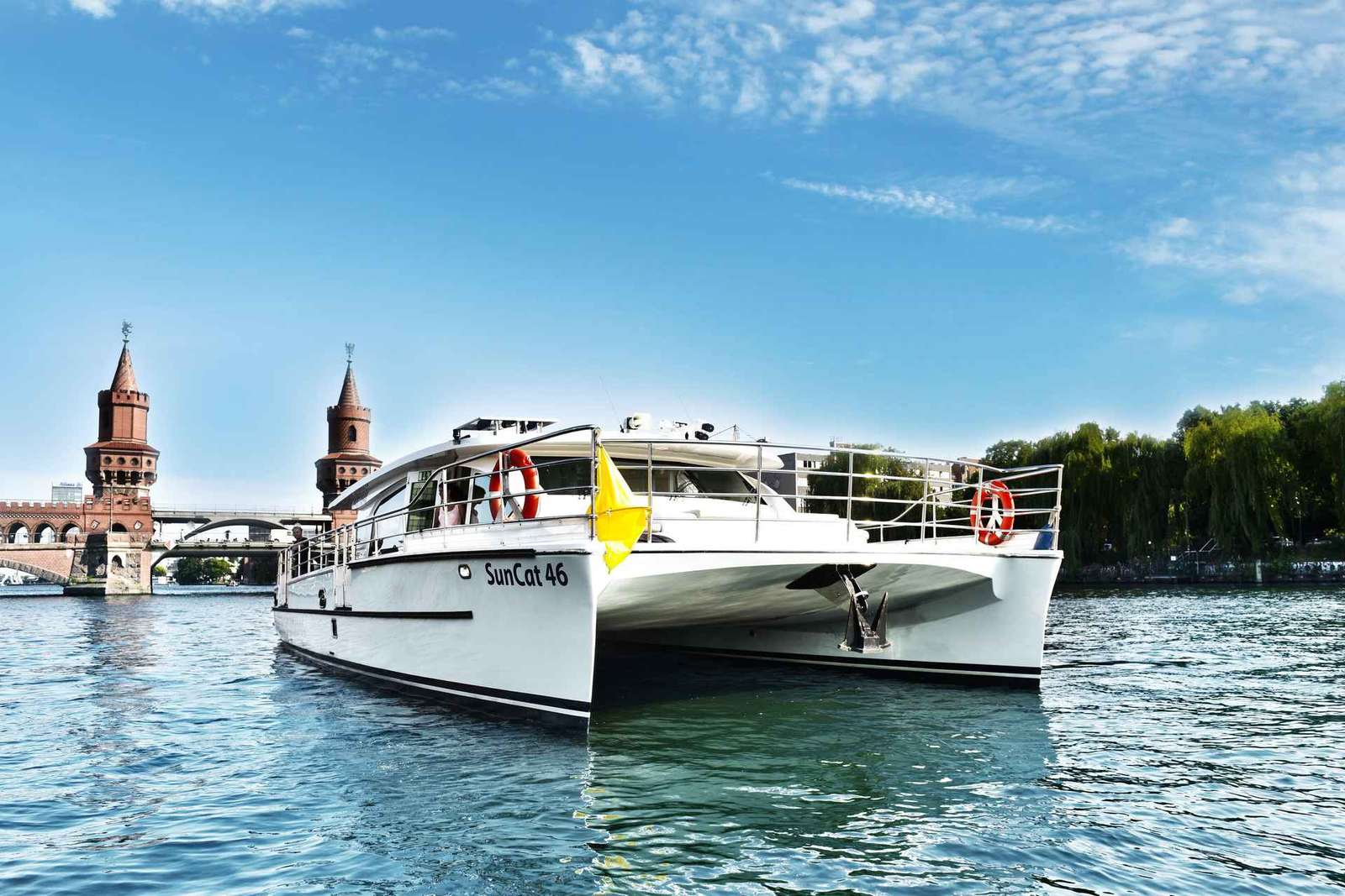 Tour in catamarano solare a Berlino sulla Sprea