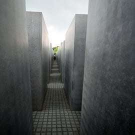 Tour a piedi di Berlino tra Muro, bunker e Isola dei Musei