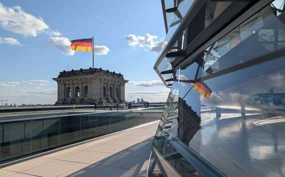 Tour del quartiere governativo e cupola del Reichstag
