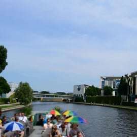 Berlino: Bootstour - Brückenfahrt turistico sulla Sprea