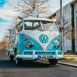 Berlino: Tour panoramico in autobus classico Volkswagen T1 Samba