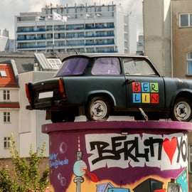 Bus hop-on hop-off a due piani: percorso Classic e Berlino Est