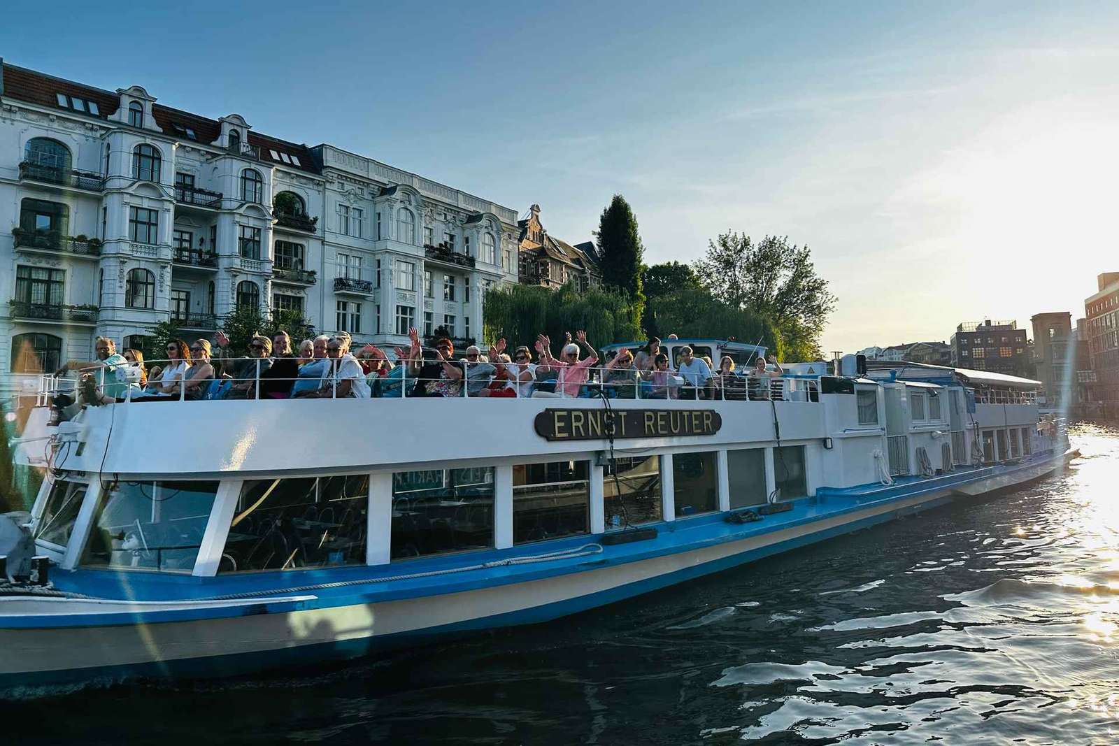 Tour in barca sulla Sprea a Berlino con audioguida