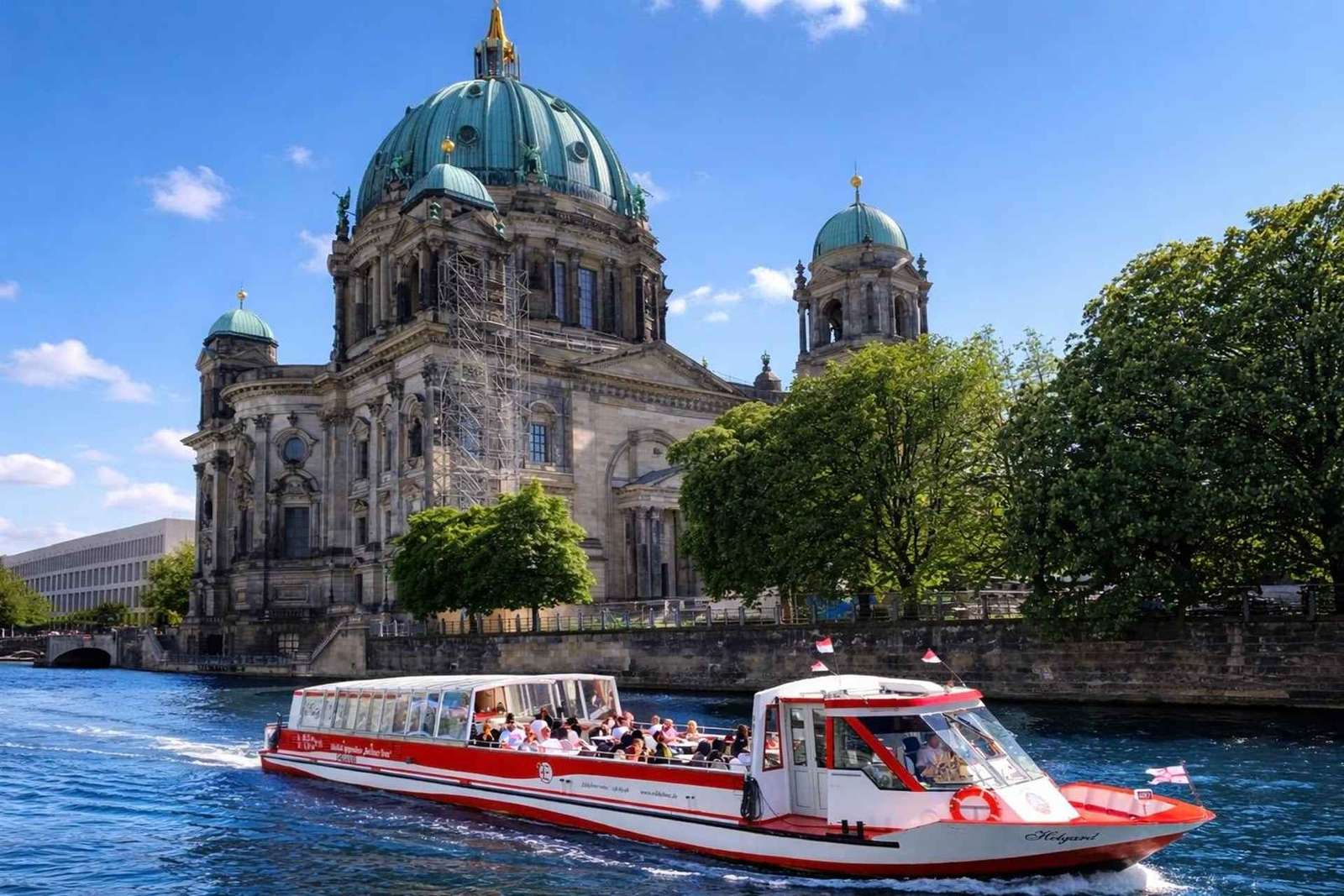 Berlino: Tour panoramico in barca attraverso la vecchia e la nuova Berlino