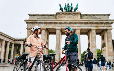 Berlino: Tour in bicicletta con una guida locale per visitare i luoghi più importanti di Berlino