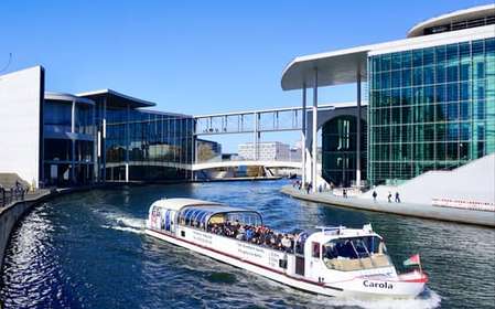 Berlino: Tour in barca con guida in carne e ossa