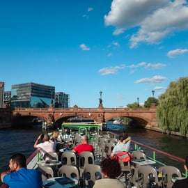 Crociera in barca sul lato est di Berlino, 2,5 ore