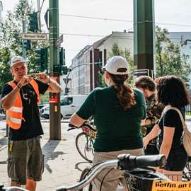 Berlino: Tour guidato in bicicletta dell'epoca della Guerra Fredda