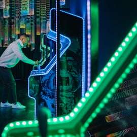 IKONO Berlino, esperienza immersiva in più di dieci sale