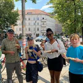 Berlino: Tour gastronomico guidato con degustazione di cibi di strada