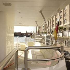 Tour in catamarano solare a Berlino sulla Sprea
