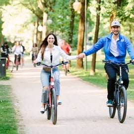 Noleggio biciclette a Berlino sotto la Torre della TV