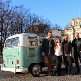 Berlino: Tour panoramico privato a bordo di un iconico autobus VW d'epoca