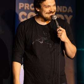Berlino: Lo spettacolo comico Dark Humor in inglese