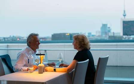 Berlino: cena sul tetto del ristorante Käfer Reichstag