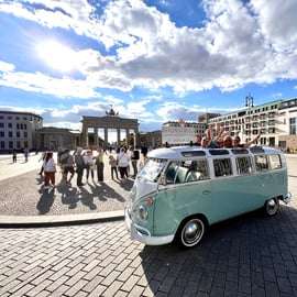Berlino: Tour panoramico privato a bordo di un iconico autobus VW d'epoca