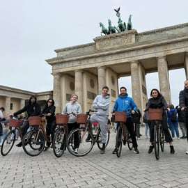 Tour in bicicletta di Berlino: Checkpoint Charlie e Reichstag