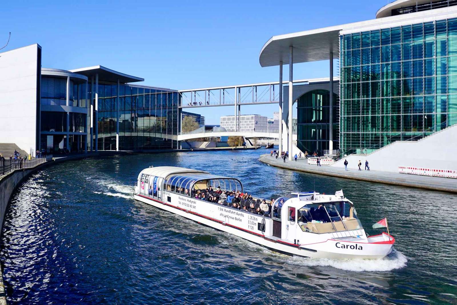 Giro in barca a Berlino con guida dal vivo DE/EN