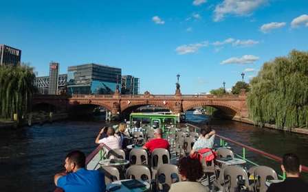 Berlino: crociera in barca di 2,5 ore nel lato est con commento