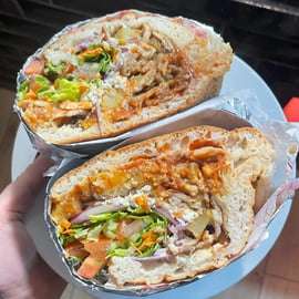 Berlino: Tour gastronomico guidato con degustazione di cibi di strada