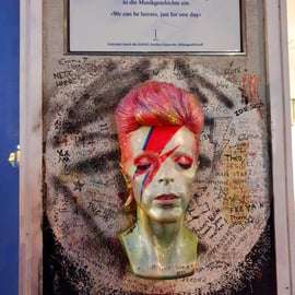 Berlino: Tour guidato a piedi di David Bowie e della Berlino degli anni '70