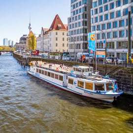 Tour in barca sulla Sprea a Berlino con audioguida