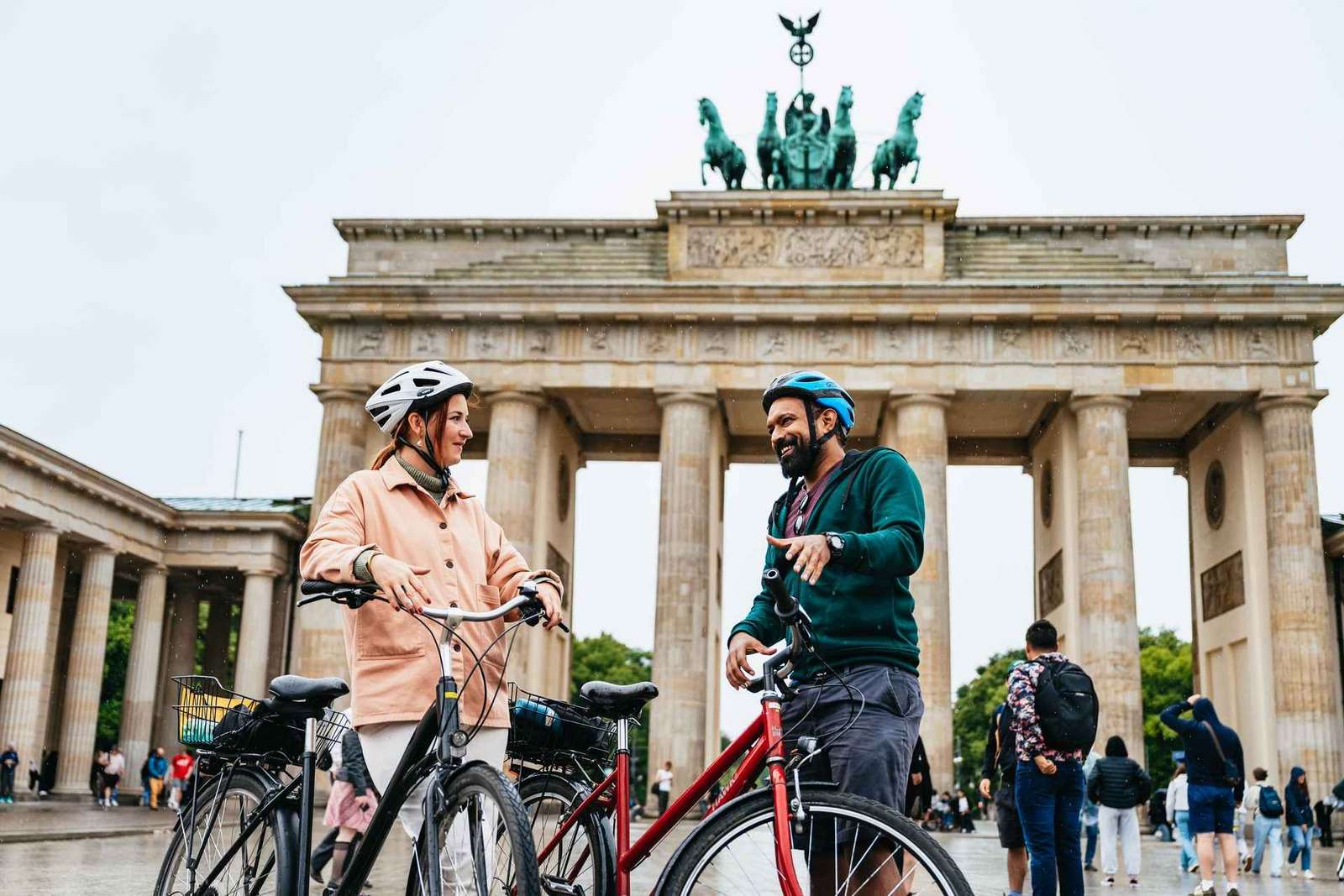 Berlino: Tour in bicicletta con una guida locale per visitare i luoghi più importanti di Berlino